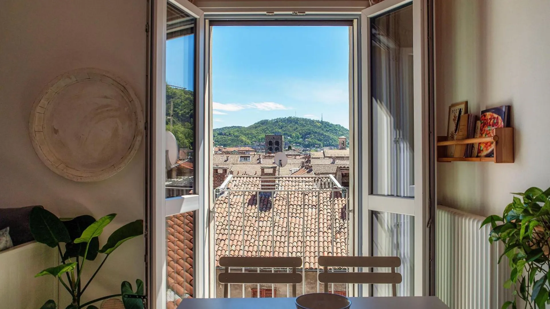 Casa Luna By Quokka 360 - Como Cathedral And City View Apartment