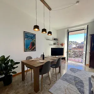 Apartment & The, Como